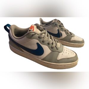 Nike Court Borough Low 2 shoes white grey blue sneakers sz 7 youth athletic